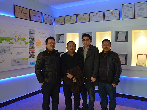 經銷商該如何選擇微量元素飼料添加劑?